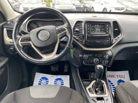 2015 Jeep Cherokee Sport