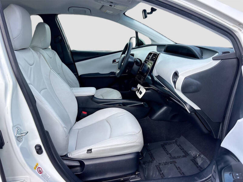 2016 Toyota Prius Two