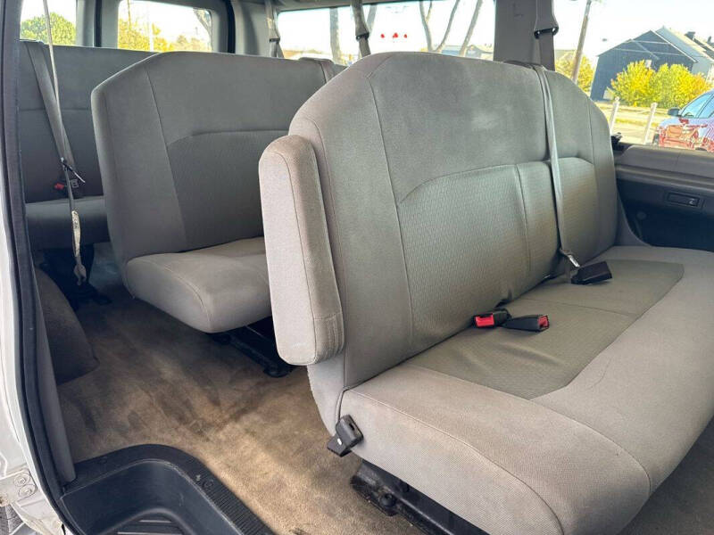 2013 Ford E-Series E-350 SD XLT