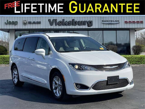 2020 Chrysler Pacifica for sale at Vicksburg Chrysler Dodge Jeep Ram in Vicksburg MI