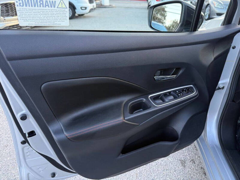 2025 Nissan Versa SR