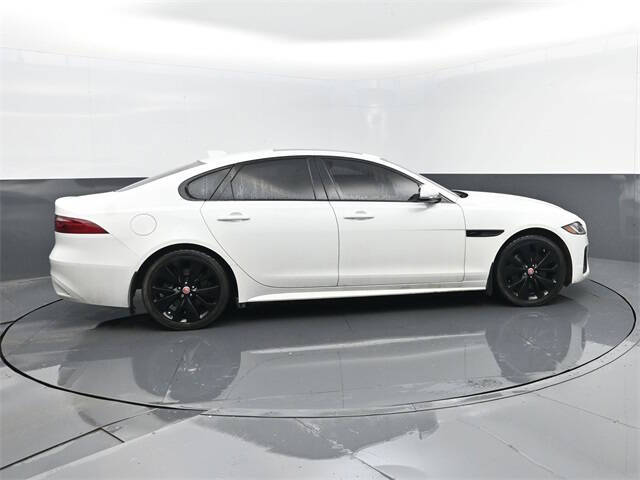 2022 Jaguar XF P300 R-Dynamic SE