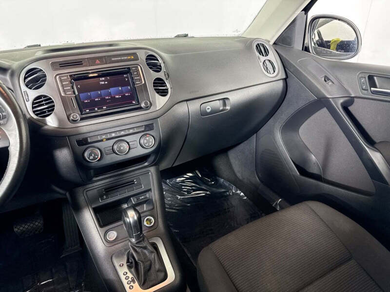 2017 Volkswagen Tiguan 2.0T Limited S