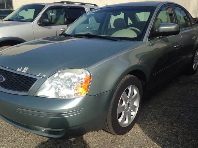 2005 Ford Five Hundred for sale at Infinity Auto Group in Grand Rapids MI