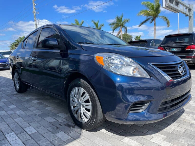 2013 Nissan Versa for sale in Miami, FL
