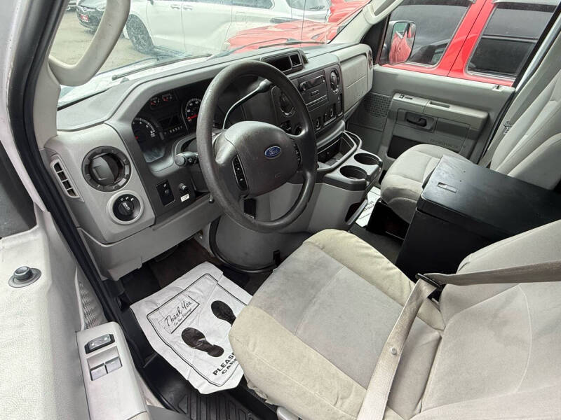 2013 Ford E-Series E-150