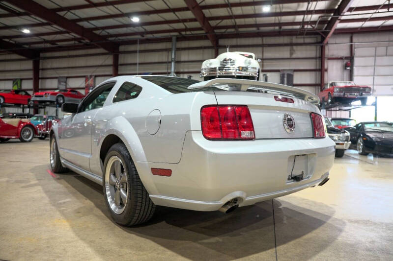 2005 Ford Mustang GT Premium