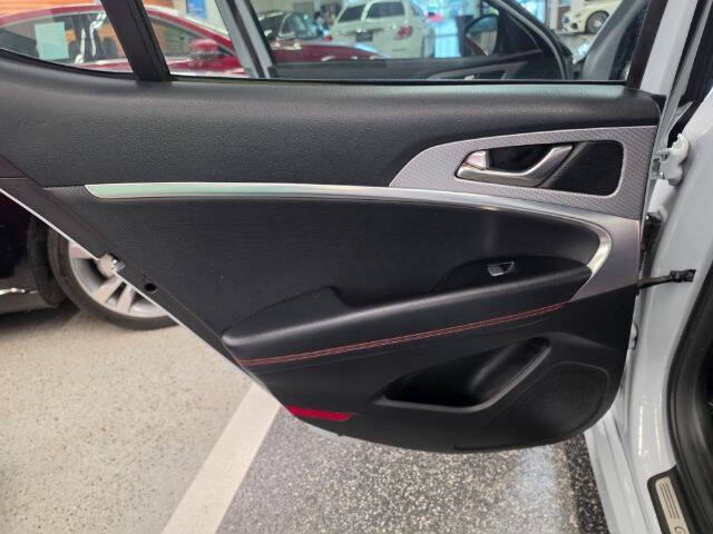 2022 Genesis G70