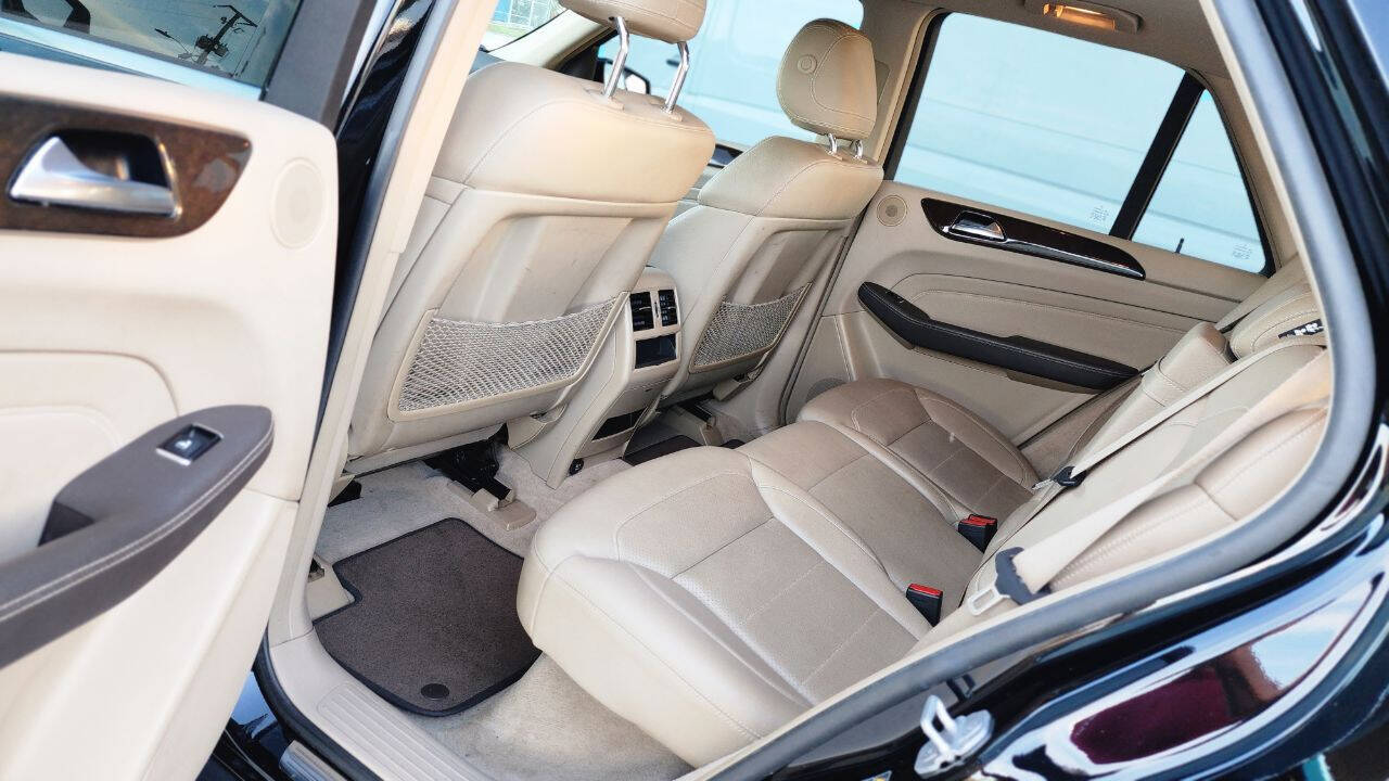 2015 Mercedes-Benz M-Class  - $18,900