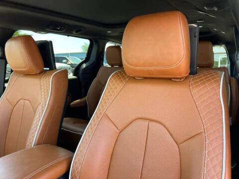 2025 Chrysler Pacifica Pinnacle