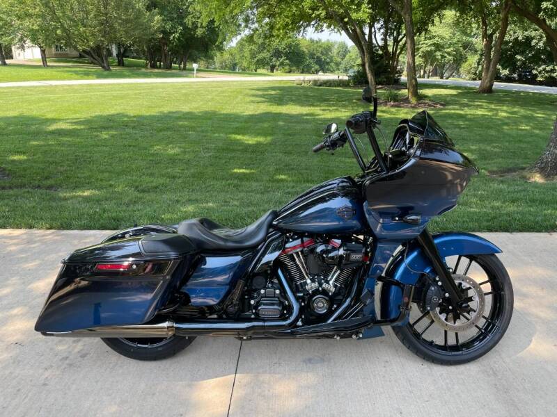 2019 Harley-Davidson CVO Road Glide (FLTRXSE) for sale at Lifestyle Motors in Overland Park KS