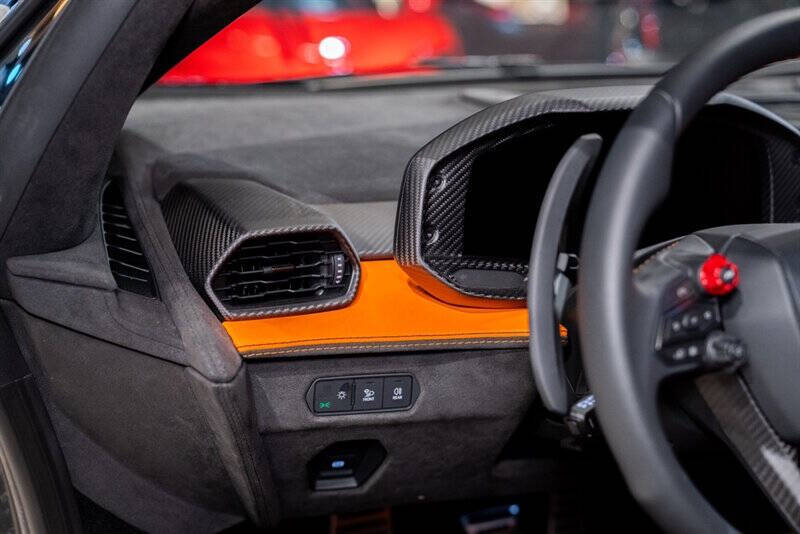 2024 Lamborghini Revuelto