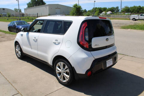 2016 Kia Soul +