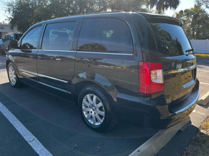 2016 Chrysler Town and Country Touring