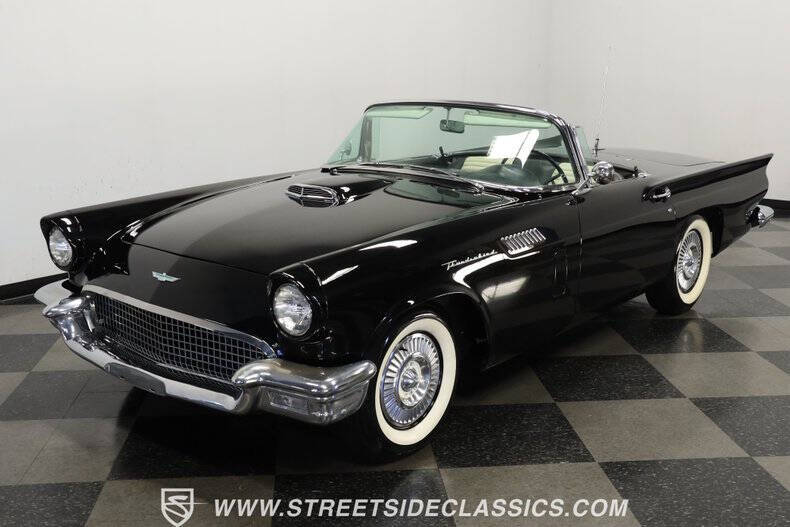 1957 Ford Thunderbird