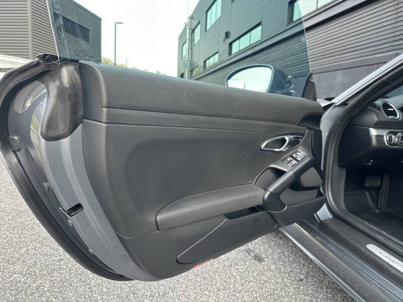 2025 Porsche 718 Cayman