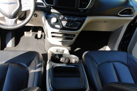 2020 Chrysler Pacifica Touring L