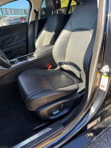2019 Jaguar XE 25t