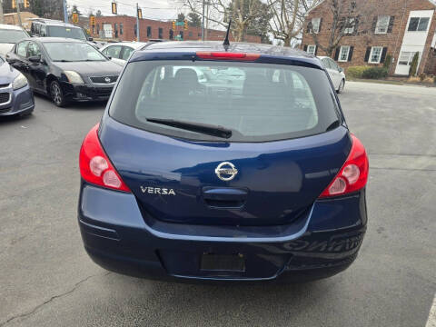 2012 Nissan Versa 1.8 SL