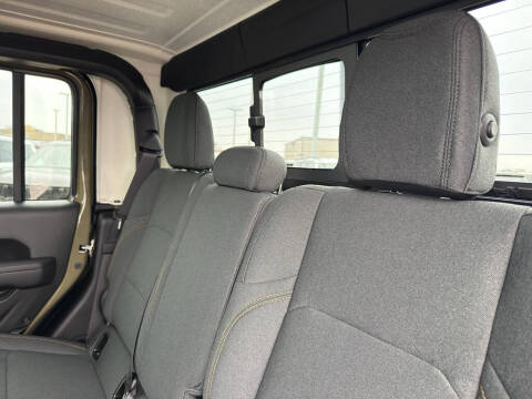 2026 Jeep Gladiator Sport