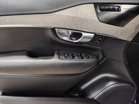 2022 Volvo XC90 T6 Inscription 6-Passenger