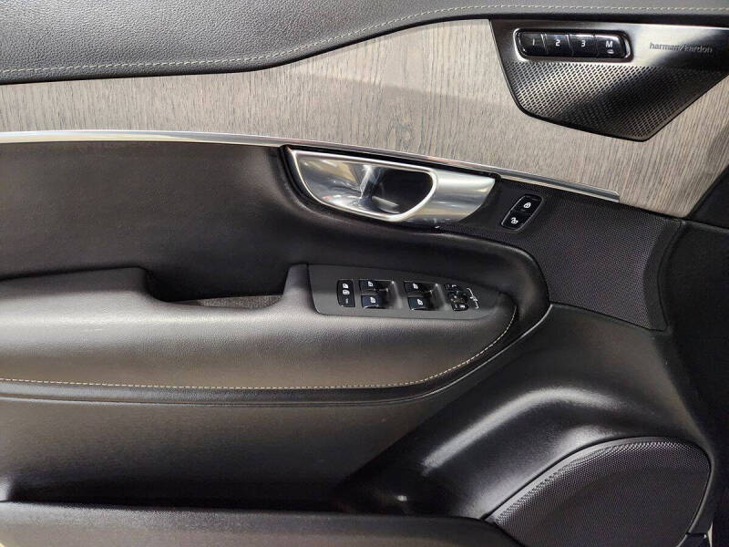 2022 Volvo XC90 T6 Inscription 6-Passenger