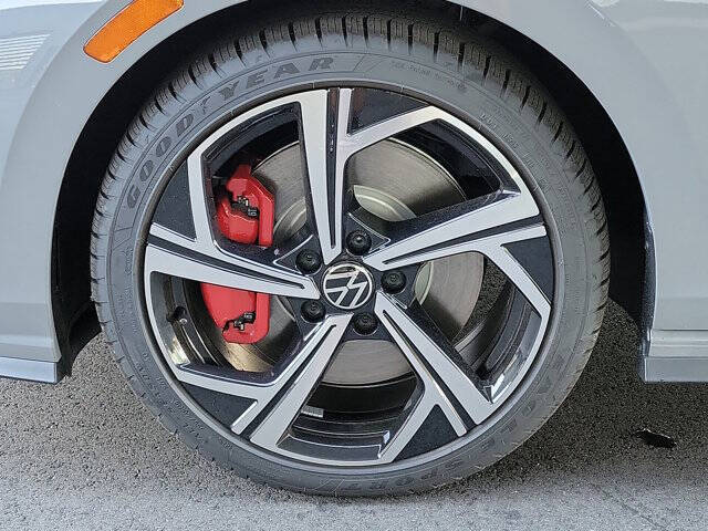 2024 Volkswagen Golf GTI SE