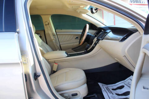 2017 Ford Taurus SEL