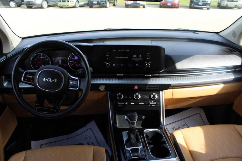 2023 Kia Carnival LX