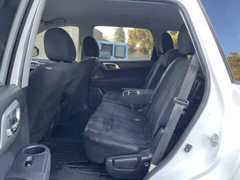 2016 Nissan Pathfinder S