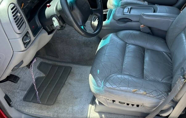 1999 GMC Suburban C1500 SLT