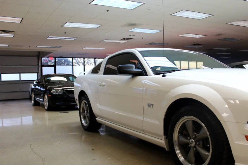 2005 Ford Mustang GT Deluxe