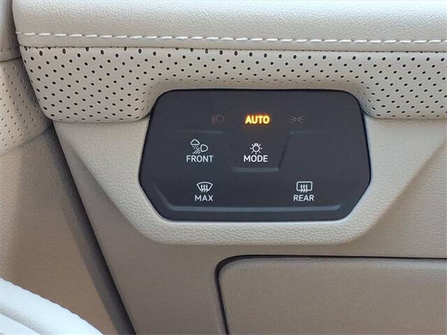 2025 Volkswagen Atlas SE