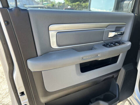 2016 RAM 1500 SLT