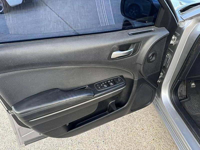 2016 Dodge Charger SE