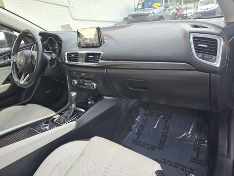 2018 Mazda MAZDA3 Grand Touring