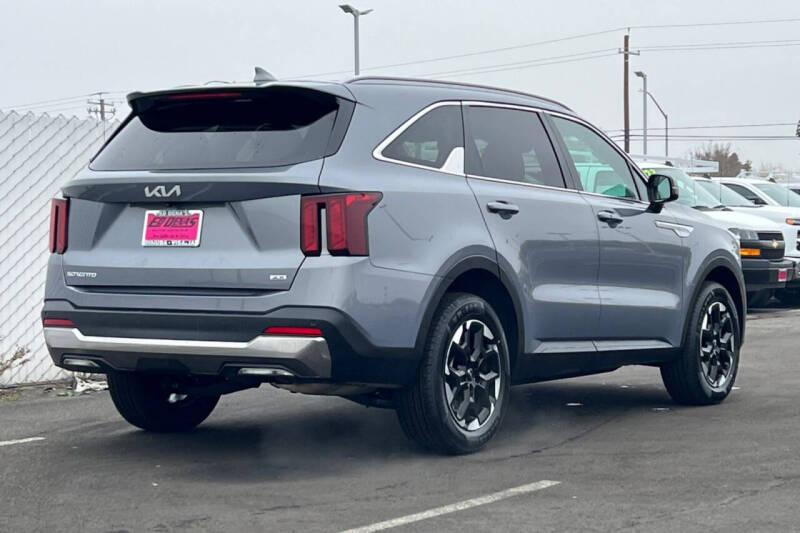 2024 Kia Sorento S