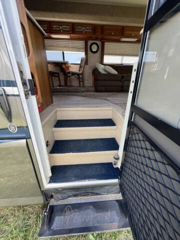 2002 Foretravel GV320 4010