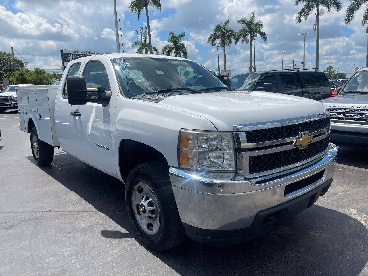 2013 CHEVROLET Silverado Pickup - $12,900