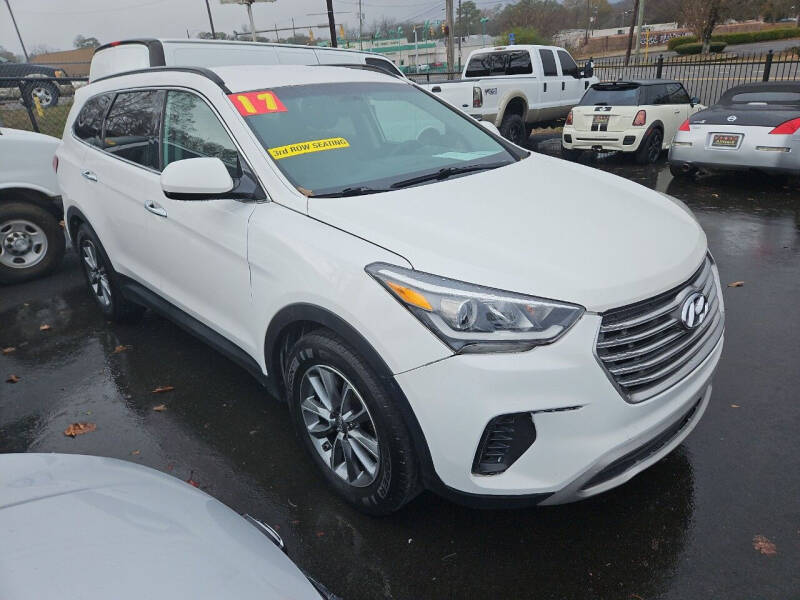 2017 Hyundai Santa Fe SE photo 11