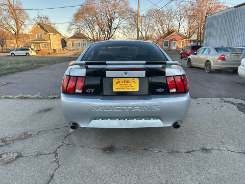 2003 Ford Mustang GT Deluxe