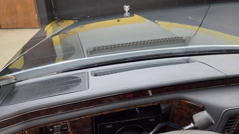 1990 Cadillac Brougham