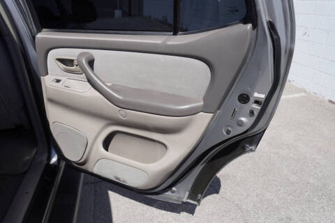2005 Toyota Sequoia SR5