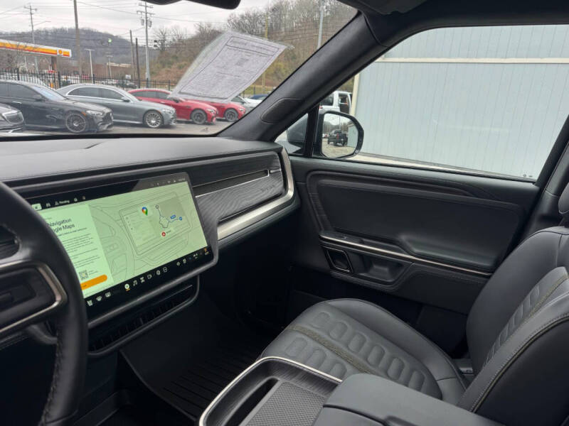 2024 Rivian R1T Adventure