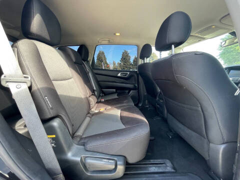 2019 Nissan Pathfinder S