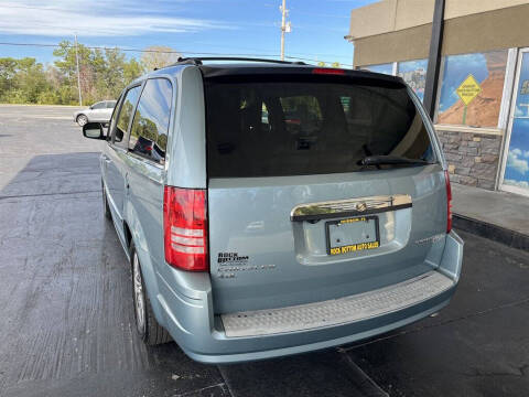 2009 Chrysler Town and Country Touring