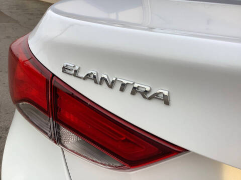 2016 Hyundai Elantra SE
