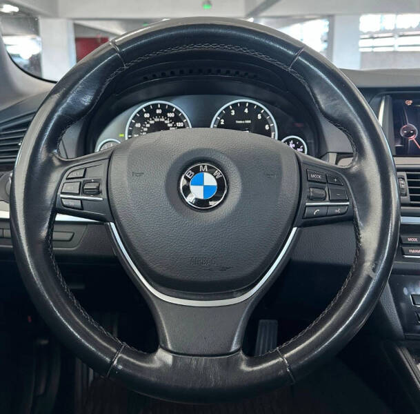 2015 BMW 5 Series 528i