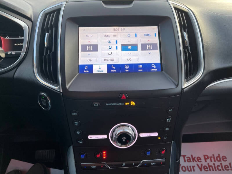 2020 Ford Edge Titanium