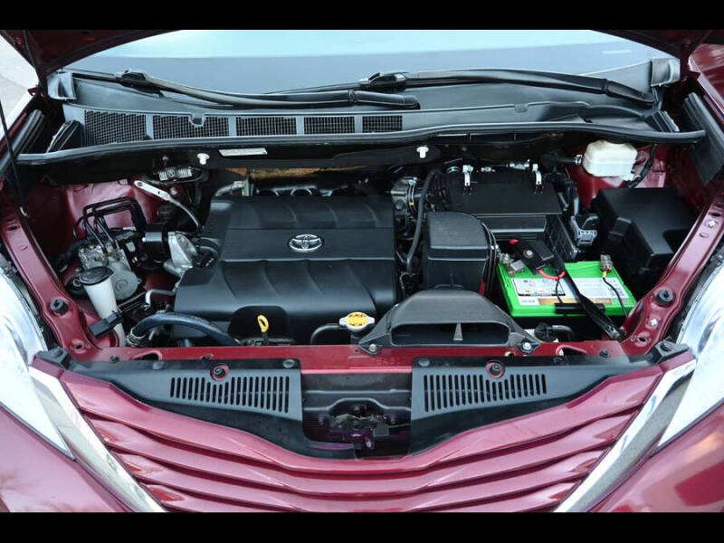 2015 Toyota Sienna LE Mobility 7-Passenger